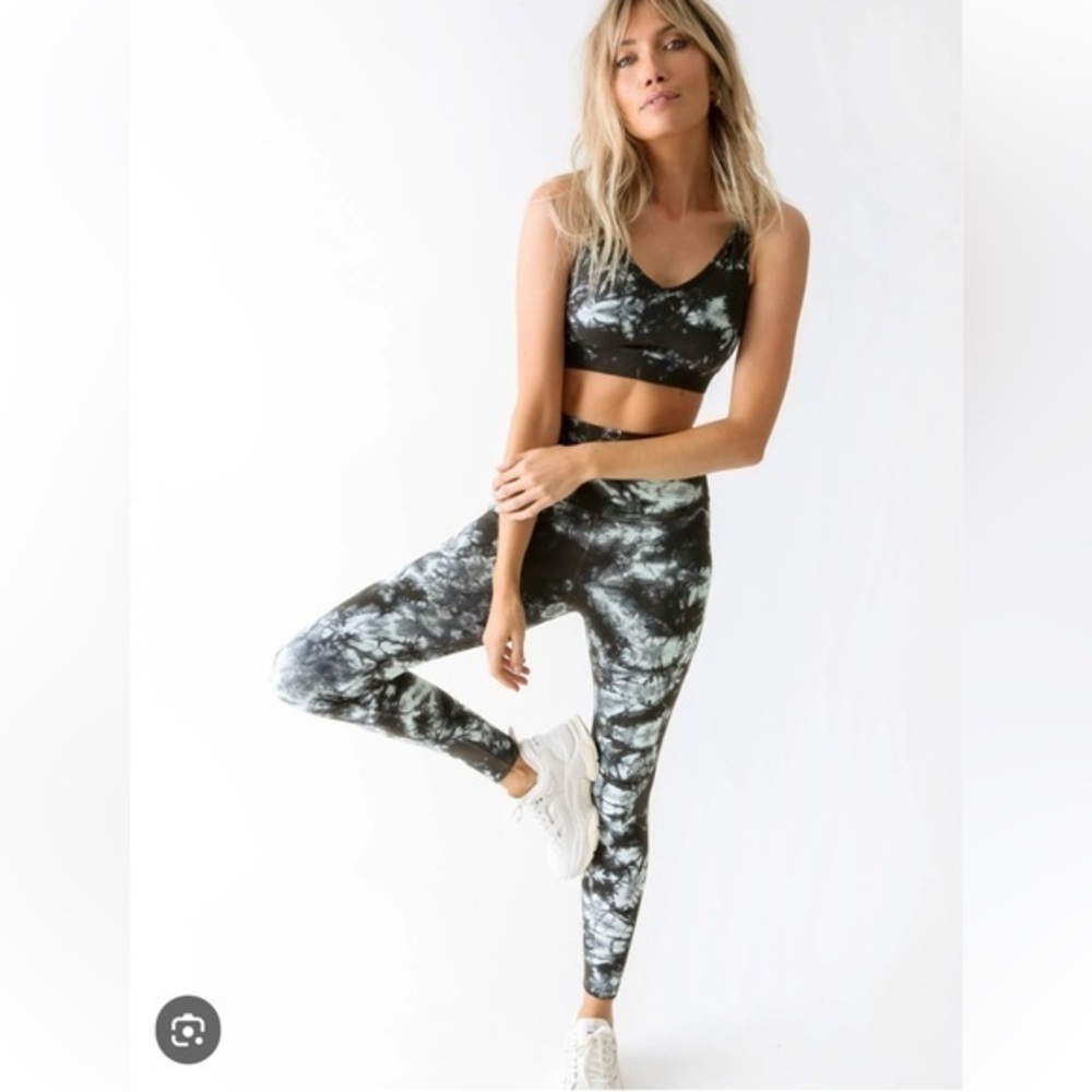 Spiritual Gangster Black & White Tie-Dye High-Waist Leggings